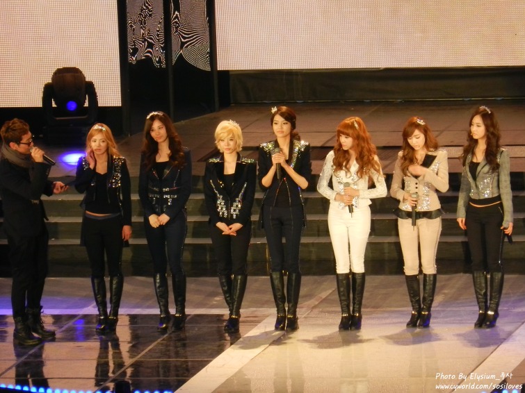 [FANTAKEN/PRESS PIC][11-03-2012] Girls' Generation || K-Collection Event 110CA4464F5CBF33246804