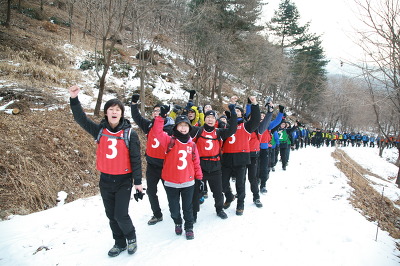 현대제철, 신입사원 패기와 열정의 '유명산 등반'