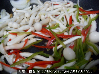 굶지말고 볶으세요! 초스피드로 폼나는 볶음우동 만드는법>_