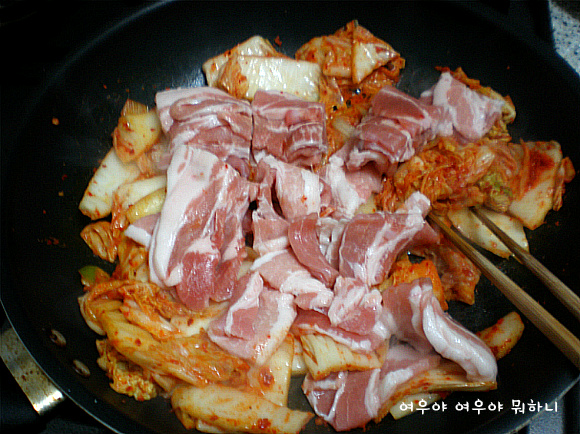완전 초간단 김치삼겹 두루치기 만드는법^^