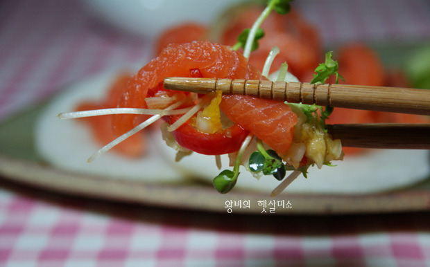 주홍빛깔 송어 샐러드와 ~ 야들야들 맛있는 송어 매운탕 송어요