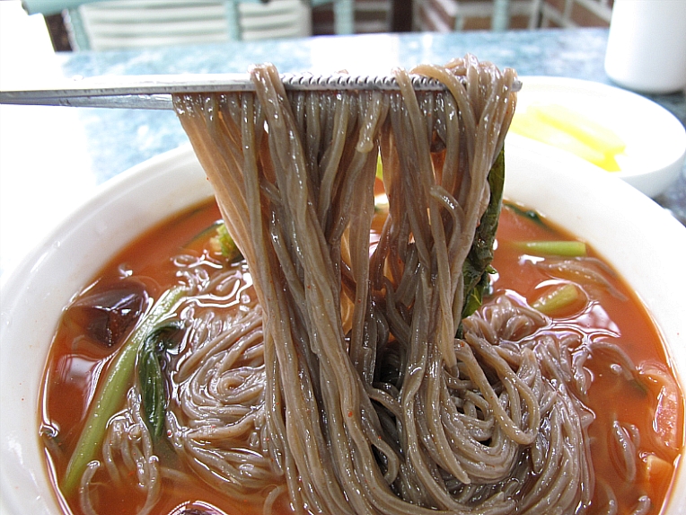 여름에 맛보는 깔끔한 열무김치 모밀  금정우동 .....  > 네티즌 추천맛집