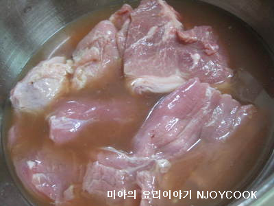 저렴하고 담백하게 맛있는 특별식 "술 취한 돼지고기 조림 "