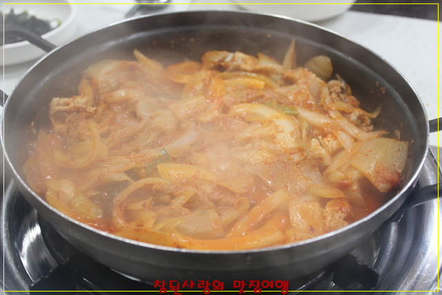 시골통돼지볶음 이미지