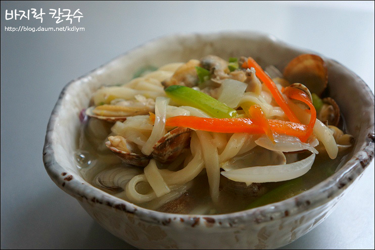 바지락칼국수 이미지