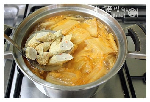 간단하게 끓이는...김치어묵 떡국.