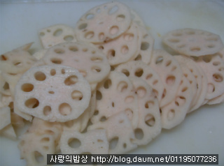 내마음의 발우공양! 새콤달콤 연근삼색꽃초절임