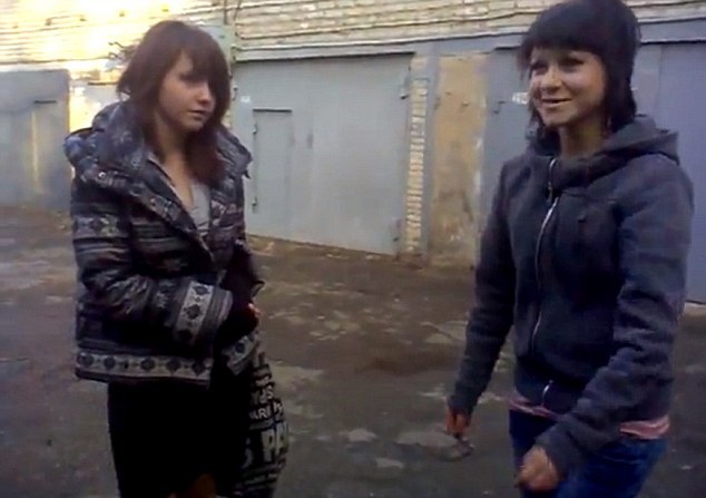 러시아 십대소녀 3명 여학생 폭행 영상