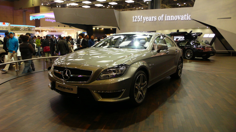 멋있는 차 구경하세요...