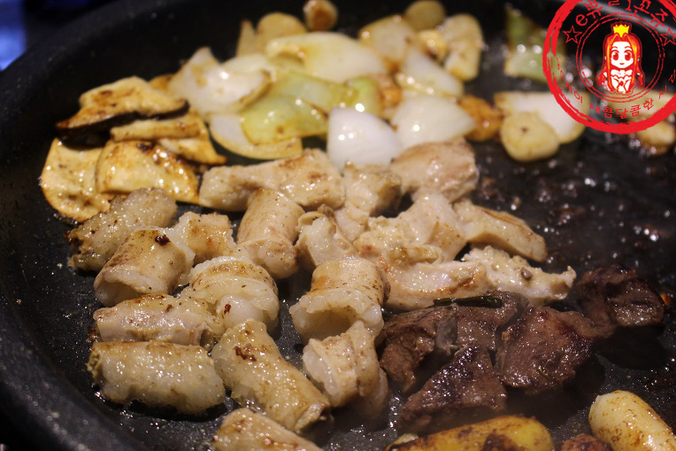 한우소곱창+짬밥+라면+음료 무제한~ ☆홍대소곱창무한리필/상수곱창 맛집_돌격곱창앞으로☆ - 홍대 지역 추천맛집 돌격곱창앞으로 후기