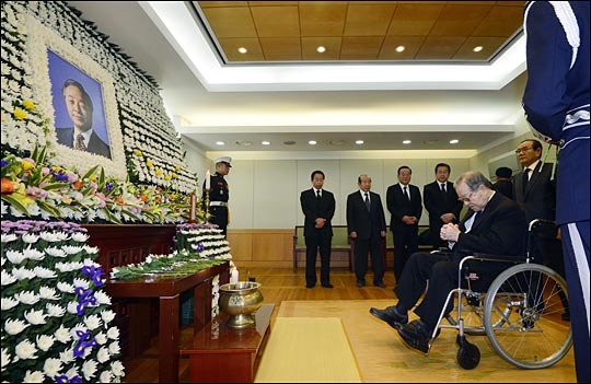  謹悼 金泳三 大統領