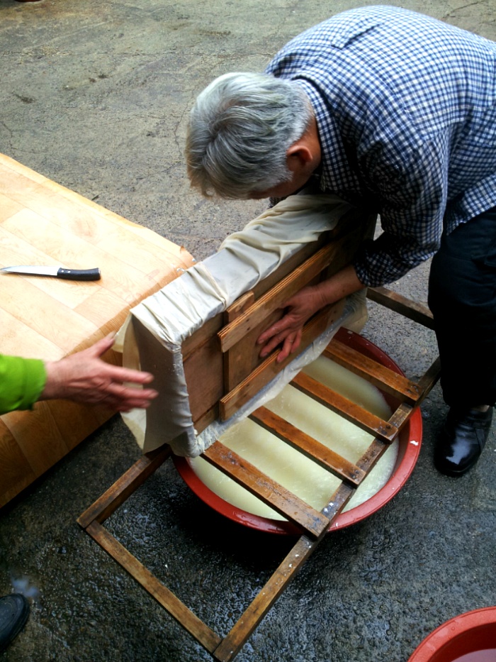 명절 때 먹는 큰형님표 전통 재래 기법의 시골 손두부