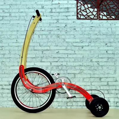 이젠 전기 스쿠터보다 경제적인 시트 프리 접이식 트리 사이클 형태의 Bike를 추가! 하여 디테일은 물 위에선 카약, 땅 위에선 바이크로