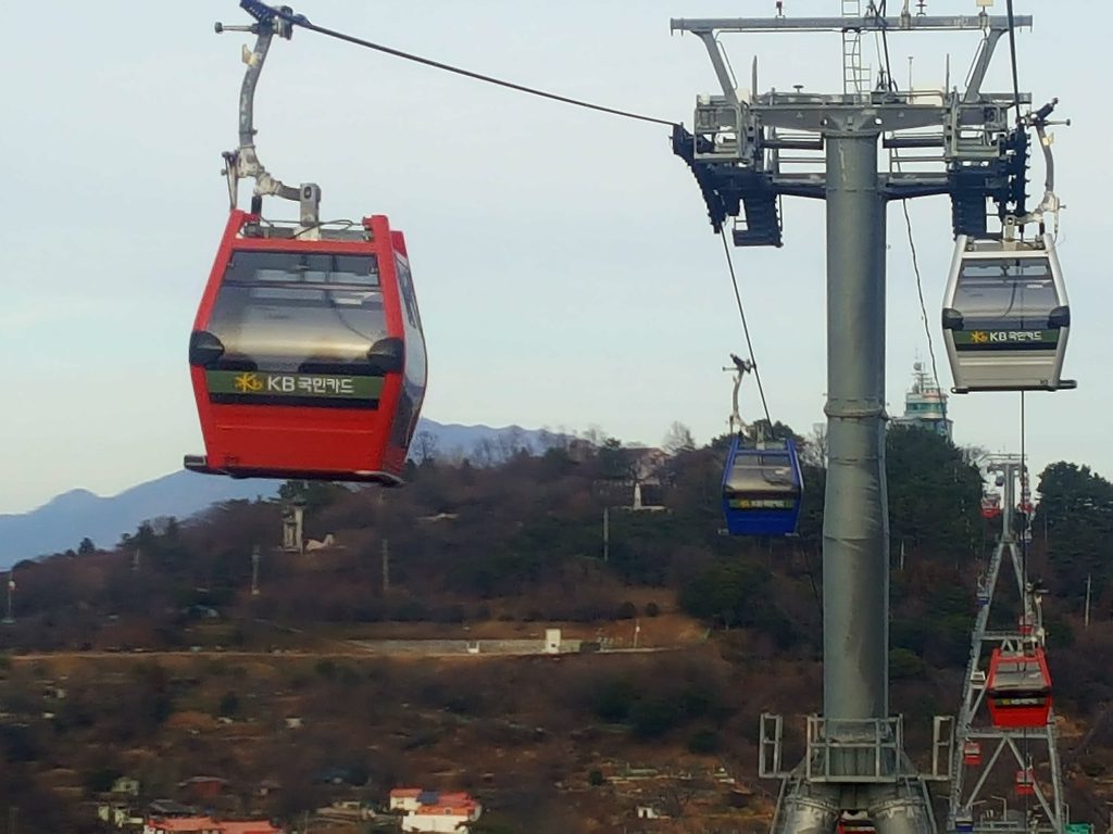 남해바다 여수여행 오동도에서 돌산까지 바다 위로 날아가는 여수해상케이블카