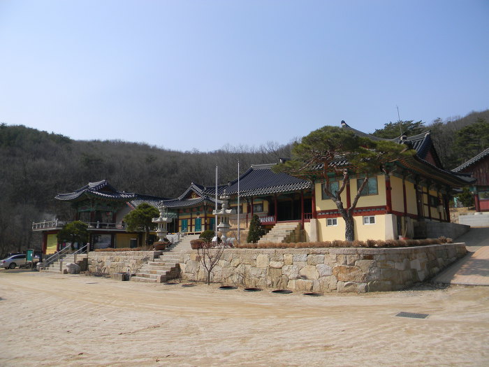 고양 흥국사 마무리 (명부전, 대방, 대방에 봉안된 목조아미타여래좌상과 극락구품도)