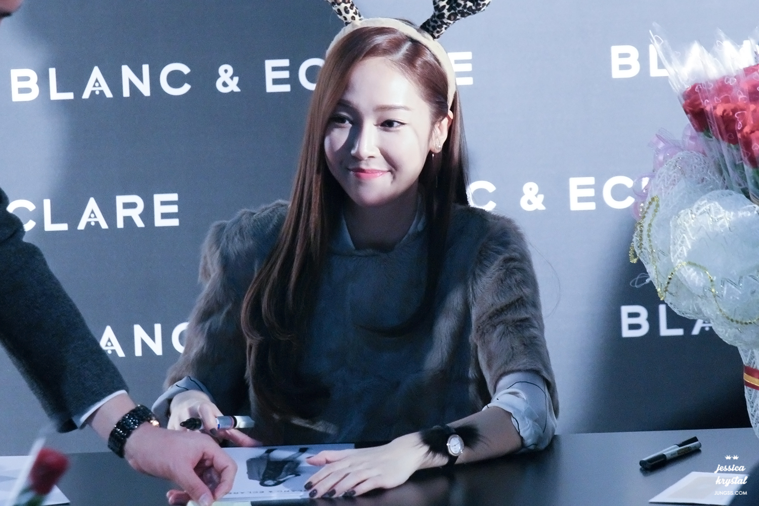 [PIC][22-12-2014]Jessica tham dự buổi fansign cho "BLANC&ECLARE" chi nhánh Seoul, Hàn Quốc vào chiều nay - Page 2 256B8743564B41B12D68D0